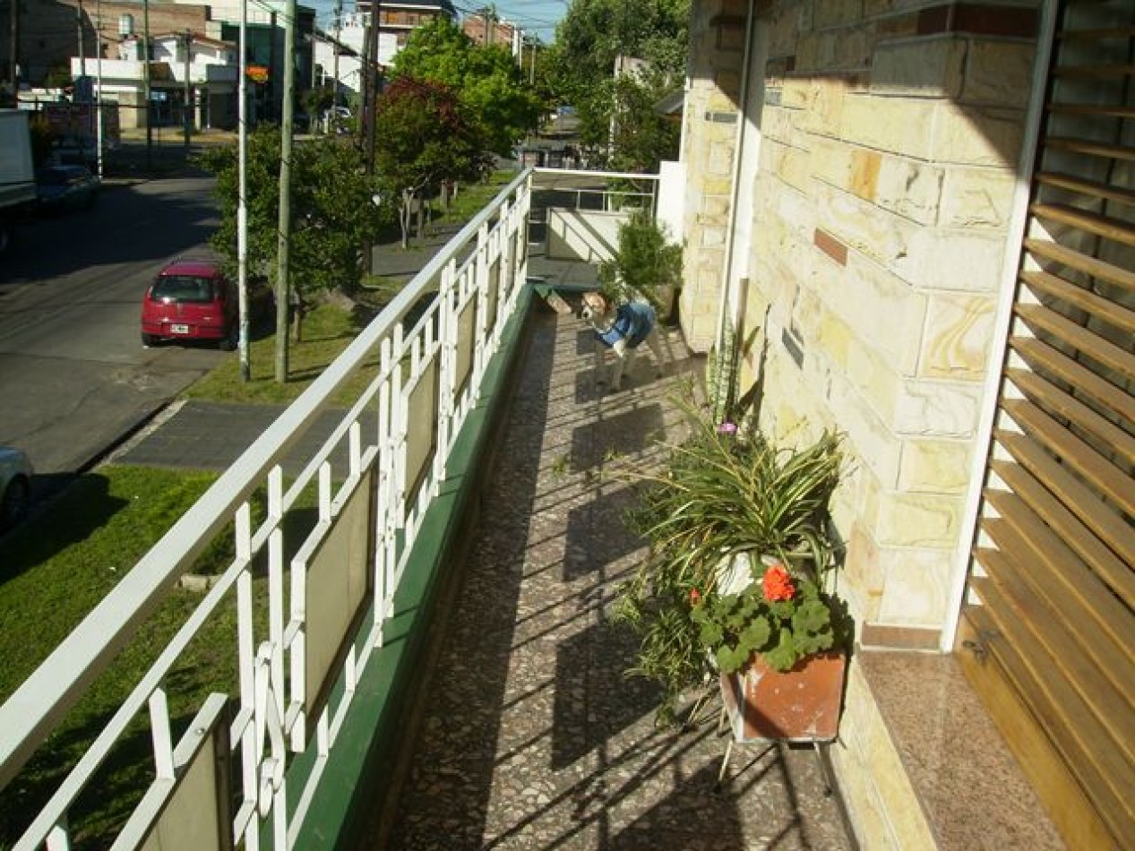 CASA DE 3 PLANTAS EN SAN JUSTO