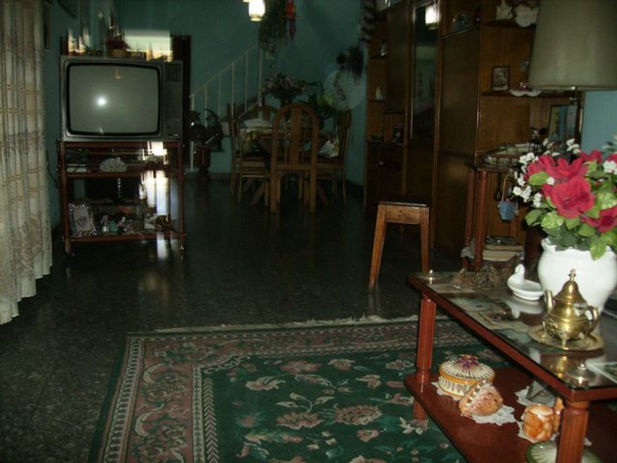 CASA DE 3 PLANTAS EN SAN JUSTO